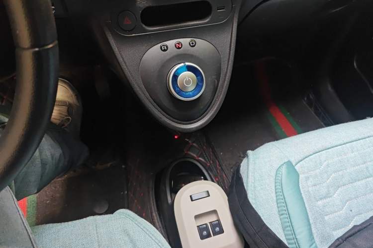 Used ORA Black Cat 2021 351 km Standard Version Gear Lever
