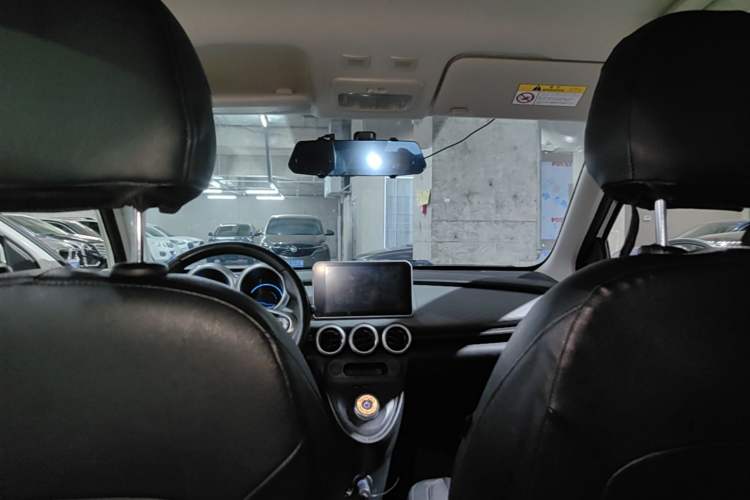 Used ORA Black Cat 2021 301 km Basic Version Headliner