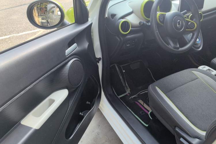 Used ORA Black Cat 2021 301 km Basic Version Interior 2