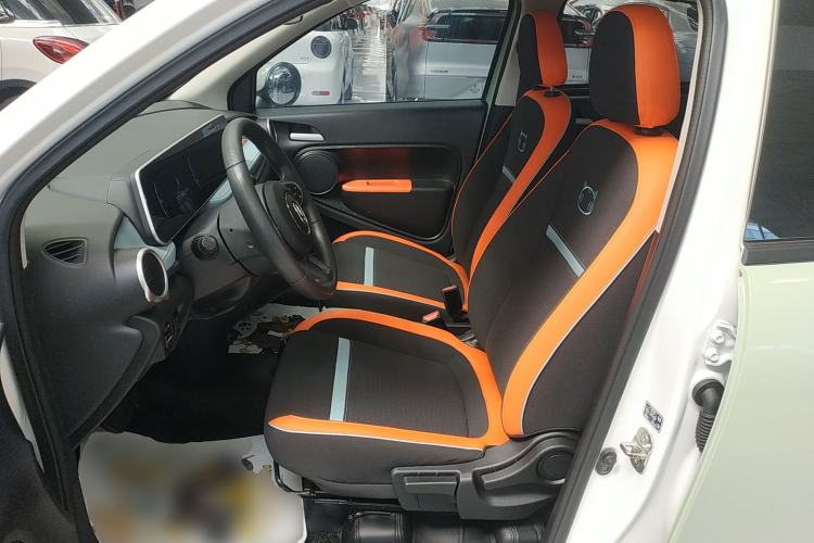 Used ORA Black Cat 2021 351 km Business Edition Left Front Seat