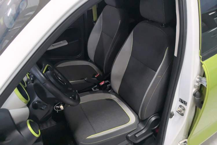 Used ORA Black Cat 2021 301 km Basic Version Left Front Seat