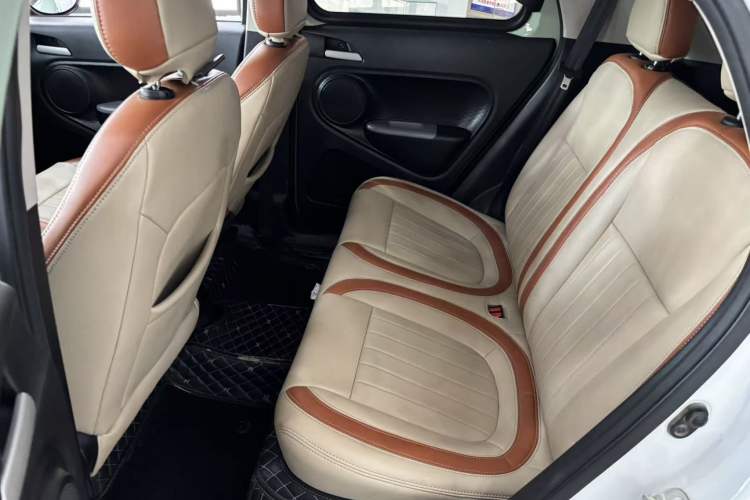 Used ORA Black Cat 2021 301 km Basic Version Left Rear Seat