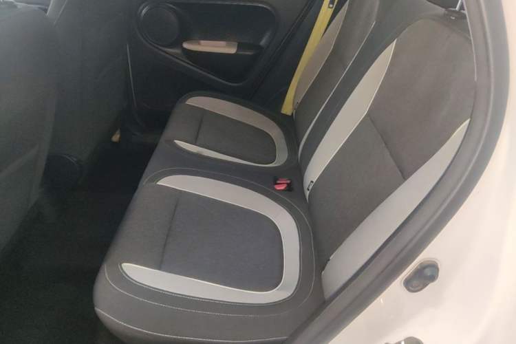 Used ORA Black Cat 2021 301 km Basic Version Left Rear Seat