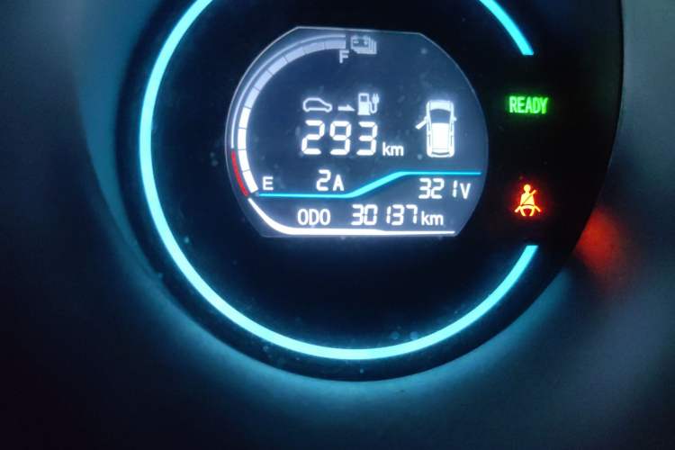 Used ORA Black Cat 2021 301 km Basic Version Odometer Close Up