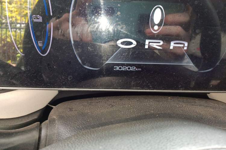 Used ORA Black Cat 2021 405 km Long-Range Version Odometer Close Up
