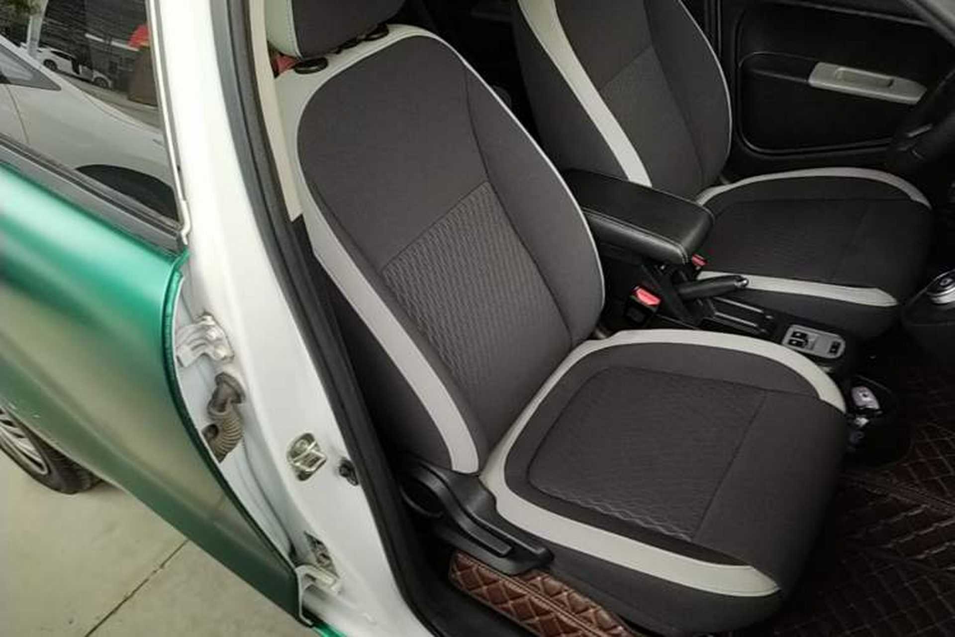 Used ORA Black Cat 2021 301 km Basic Version Right Front Seat