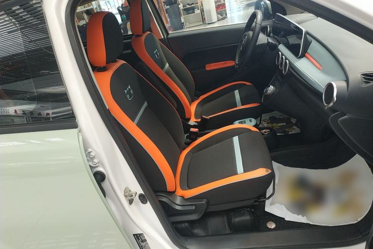 Used ORA Black Cat 2021 351 km Business Edition Right Front Seat