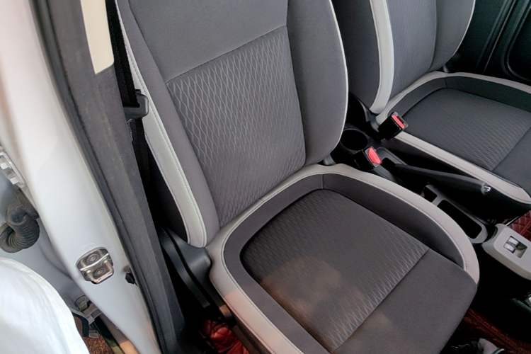 Used ORA Black Cat 2021 301 km Basic Version Right Front Seat