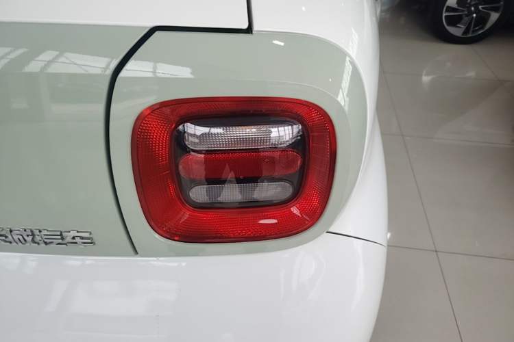 Used ORA Black Cat 2021 351 km Standard Version Right Rear Taillight