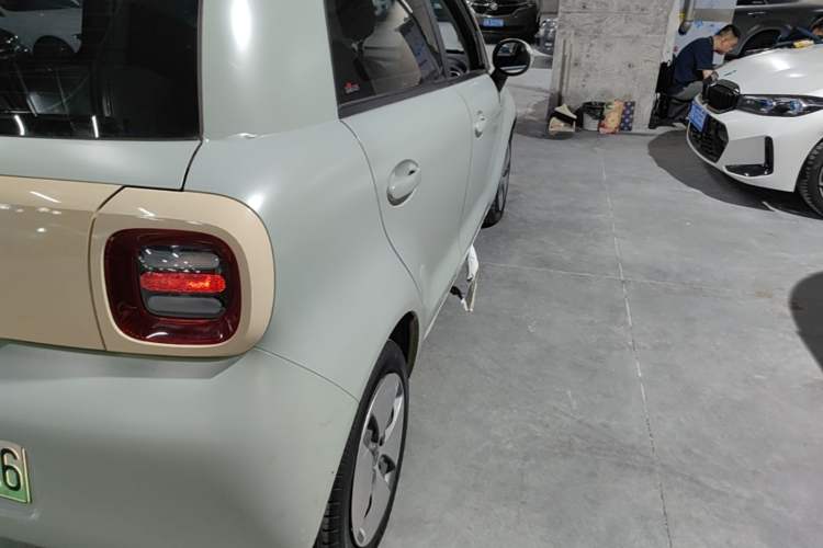 Used ORA Black Cat 2021 301 km Basic Version Right Rear Taillight