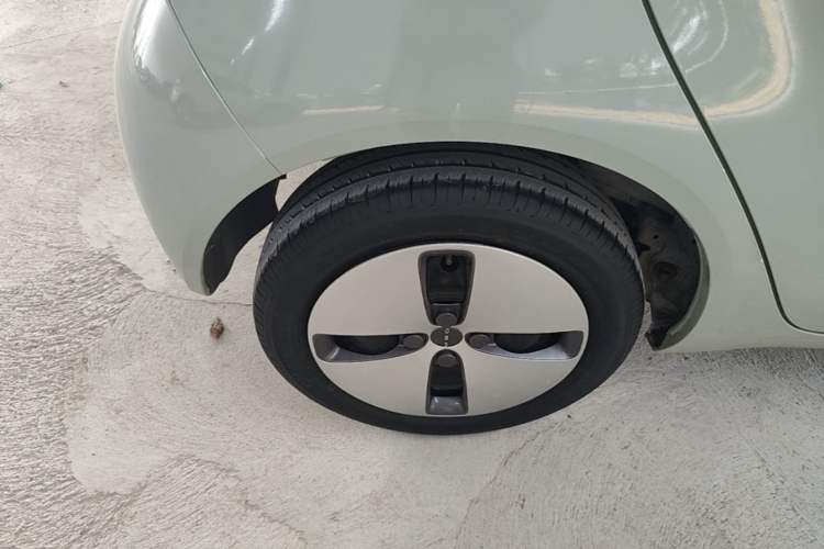Used ORA Black Cat 2021 301 km Basic Version Right Rear Wheel Hub