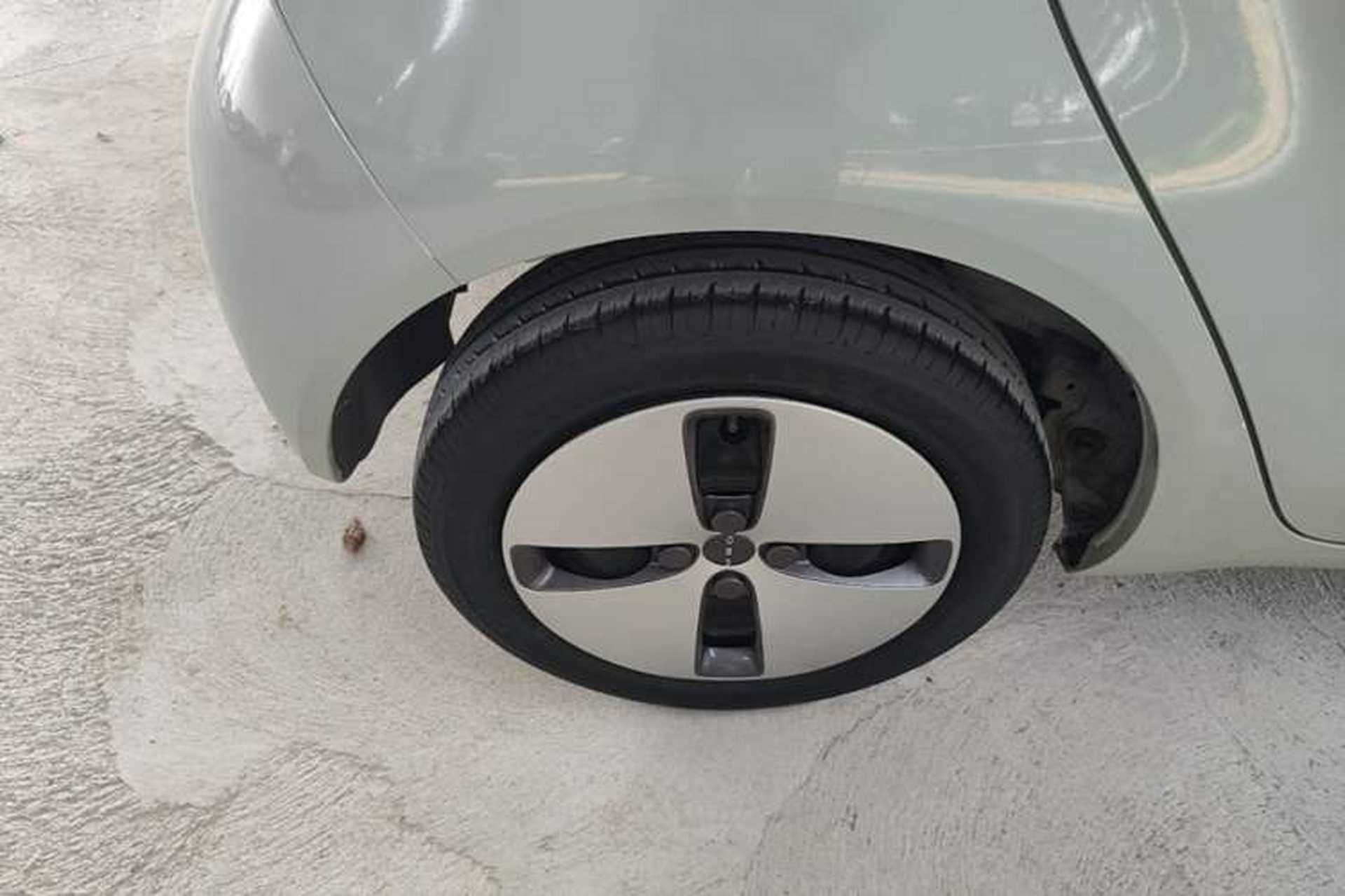 Used ORA Black Cat 2021 301 km Basic Version Right Rear Wheel Hub