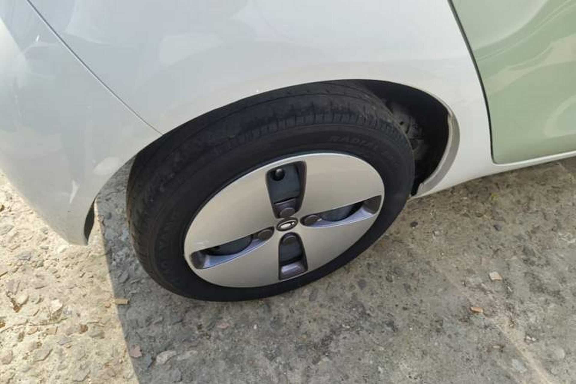Used ORA Black Cat 2021 301 km Business Edition Right Rear Wheel Hub