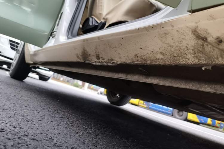 Used ORA Black Cat 2021 301 km Basic Version Right Side Sill