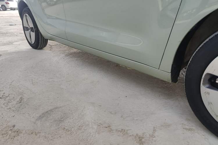 Used ORA Black Cat 2021 301 km Basic Version Right Side Sill