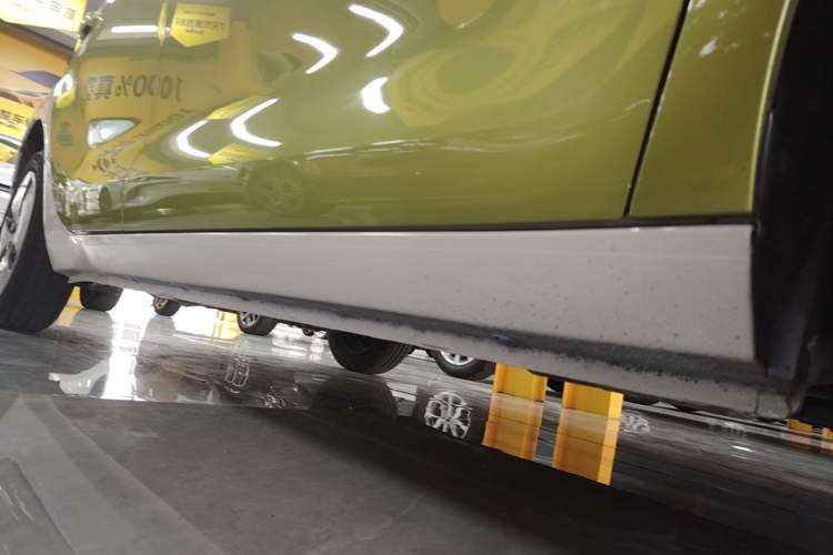 Used ORA Black Cat 2021 301 km Basic Version Right Side Sill