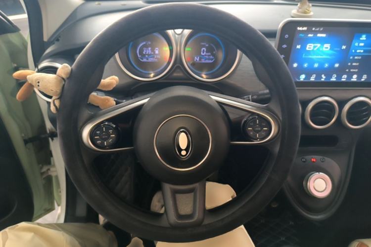 Used ORA Black Cat 2021 301 km Basic Version Steering Wheel