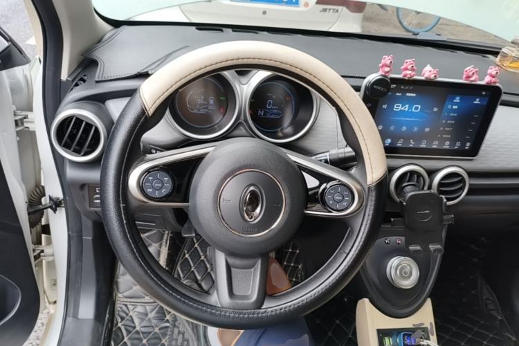 Used ORA Black Cat 2021 301 km Basic Version Steering Wheel