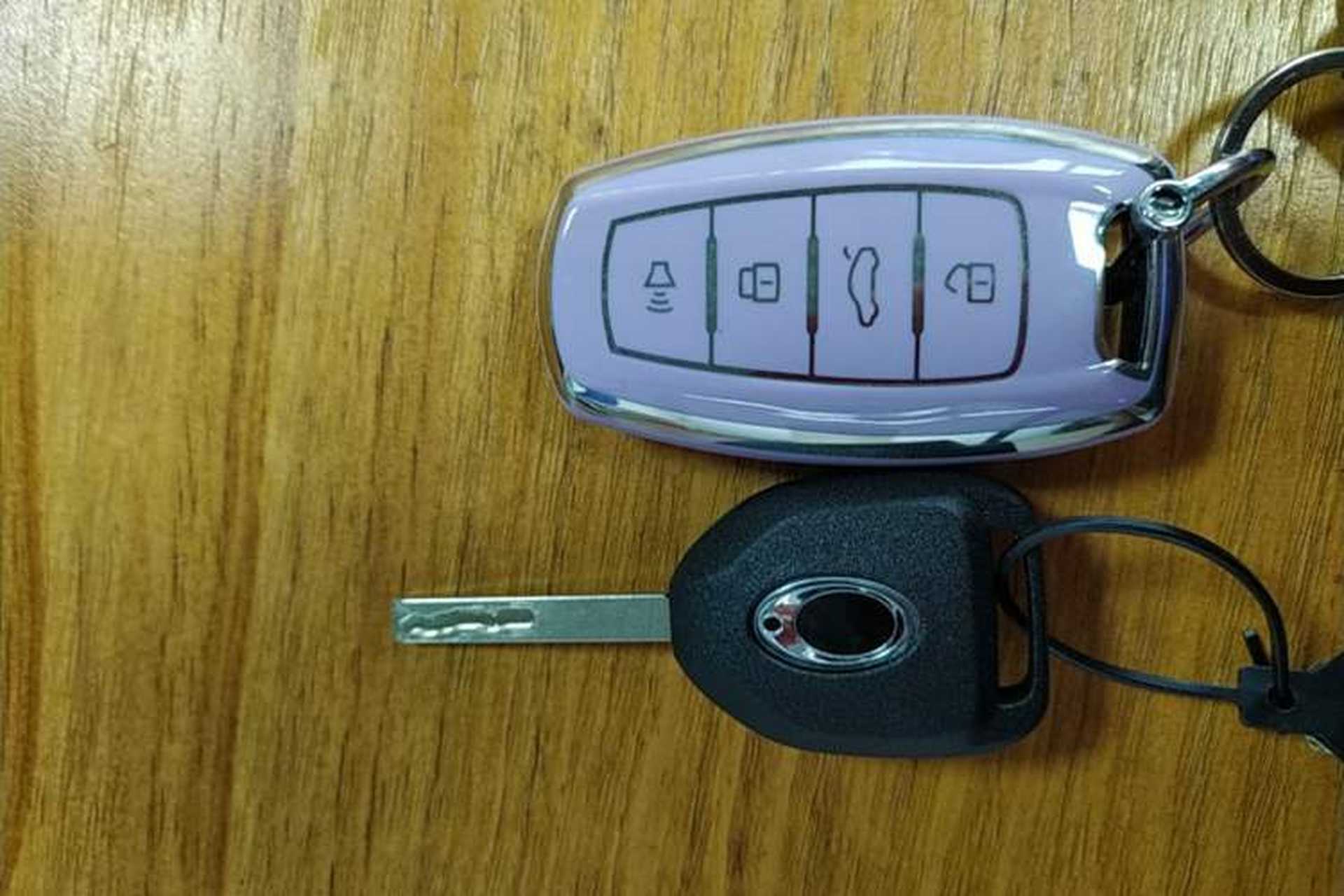 Used ORA Black Cat 2021 301 km Basic Version Vehicle Key