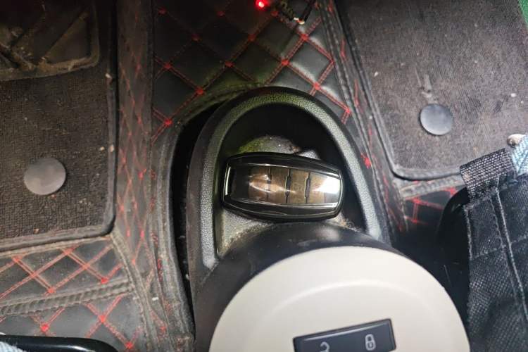 Used ORA Black Cat 2021 351 km Standard Version Vehicle Key