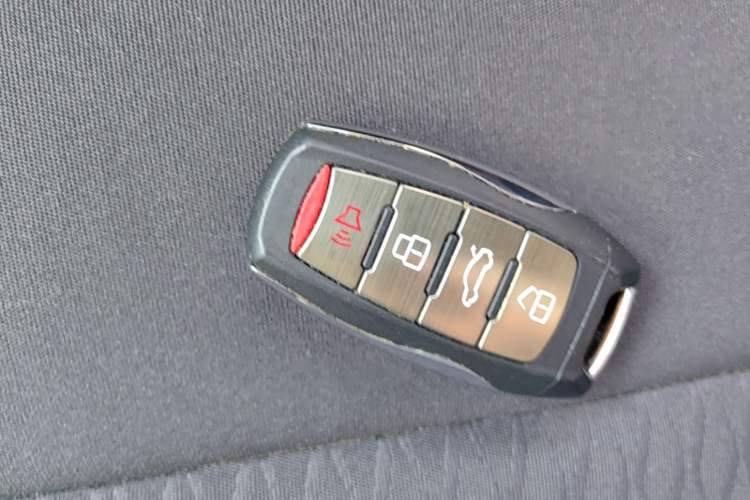 Used ORA Black Cat 2021 301 km Basic Version Vehicle Key