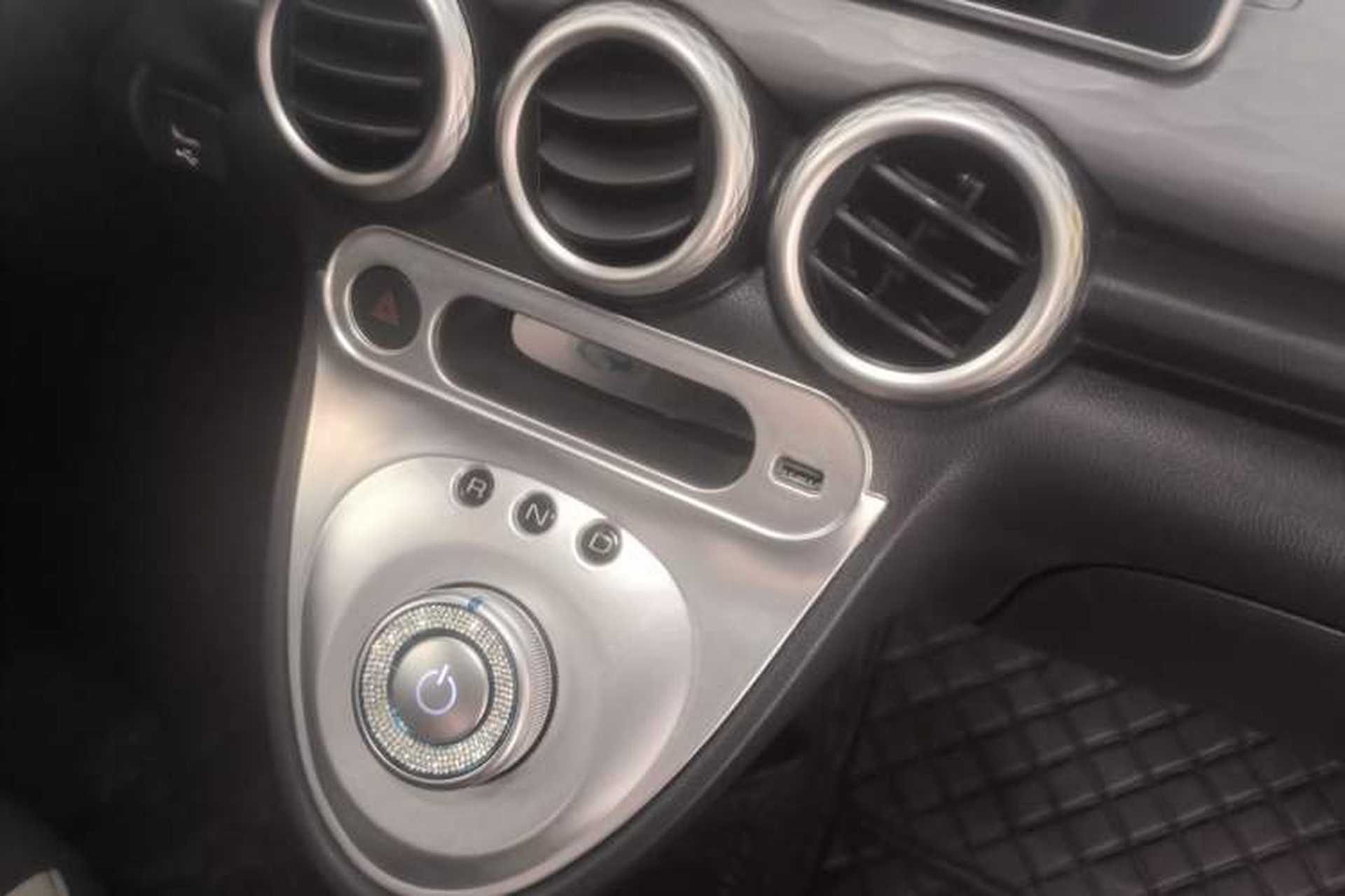 Used ORA Black Cat 2021 301km Cute Pet Edition Interior 4