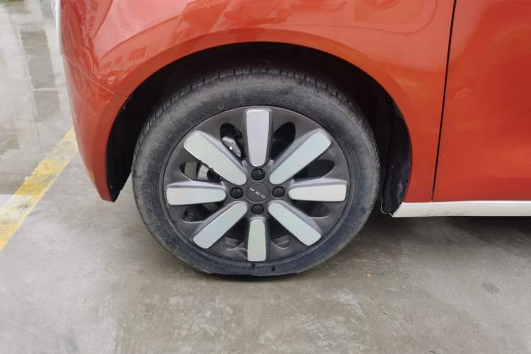 Used ORA Black Cat 2021 351 km Luxury Version Left Front Wheel Hub