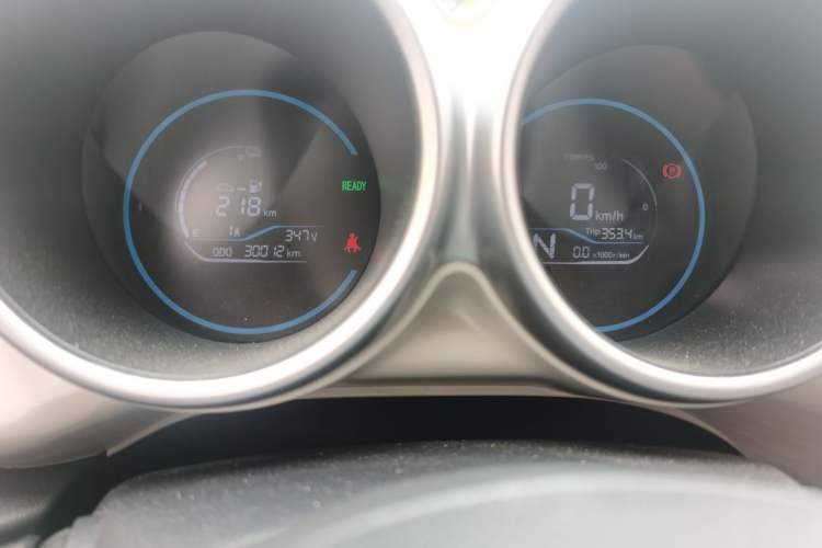 Used ORA Black Cat 2021 351 km Luxury Version Odometer Close Up