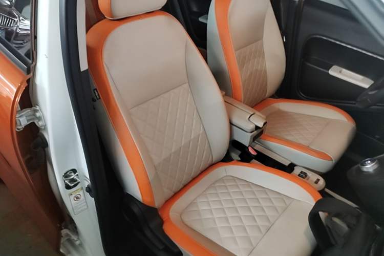 Used ORA Black Cat 2021 351 km Luxury Version Right Front Seat
