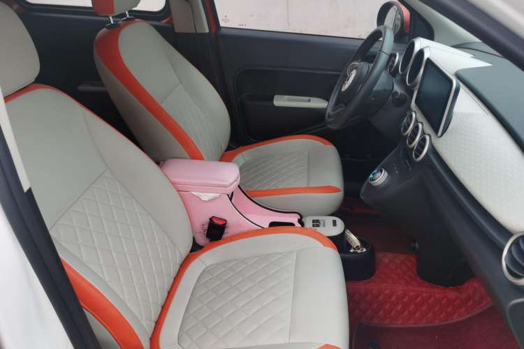Used ORA Black Cat 2021 351 km Luxury Version Right Front Seat