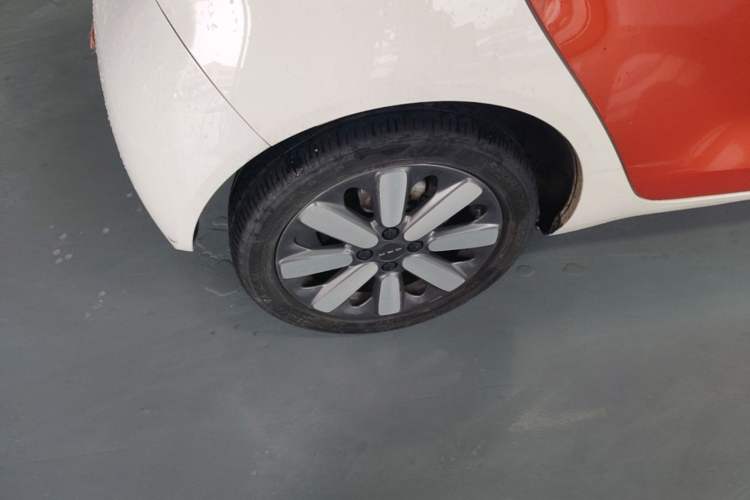 Used ORA Black Cat 2021 351 km Luxury Version Right Rear Wheel Hub