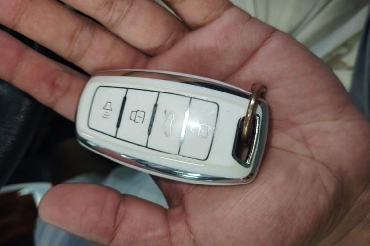 Used ORA Black Cat 2021 351 km Luxury Version Vehicle Key