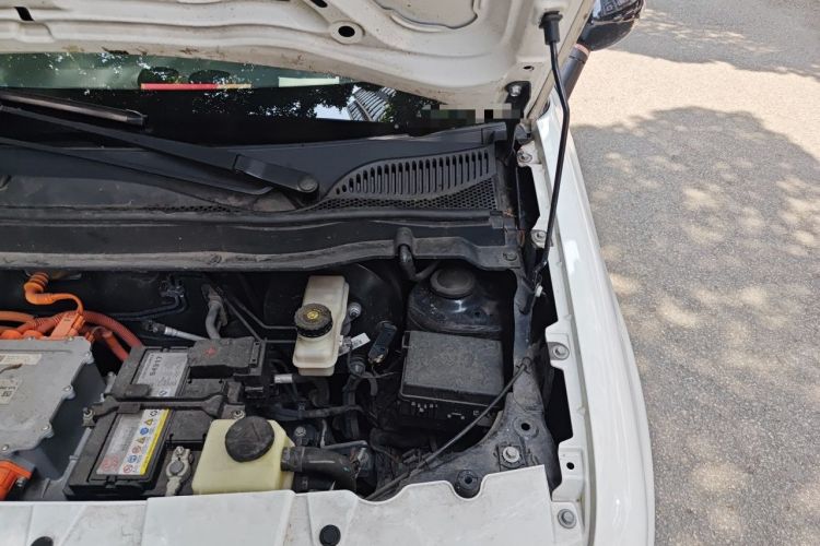 Used ORA Black Cat 2021 301 km Basic Version Engine Bay Left