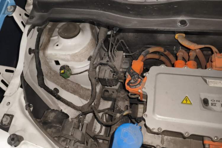 Used ORA Black Cat 2021 301 km Basic Version Engine Bay Right