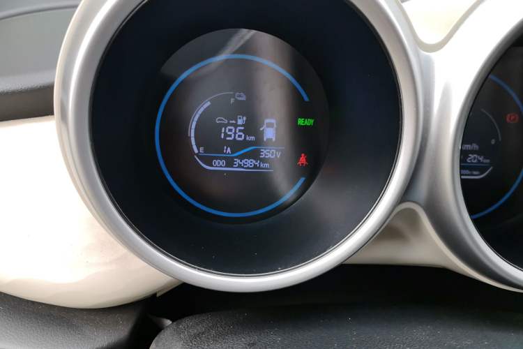 Used ORA Black Cat 2021 351 km Luxury Version Odometer Close Up