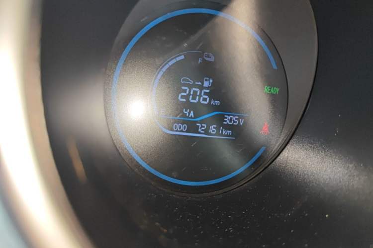 Used ORA Black Cat 2021 301 km Basic Version Odometer Close Up