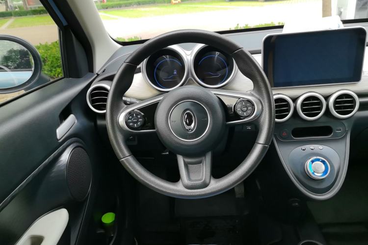 Used ORA Black Cat 2021 351 km Luxury Version Steering Wheel