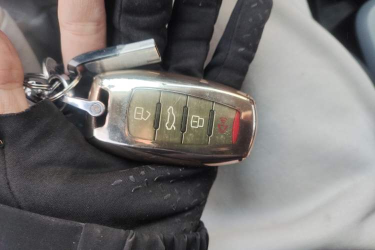 Used ORA Black Cat 2021 351 km Standard Version Vehicle Key