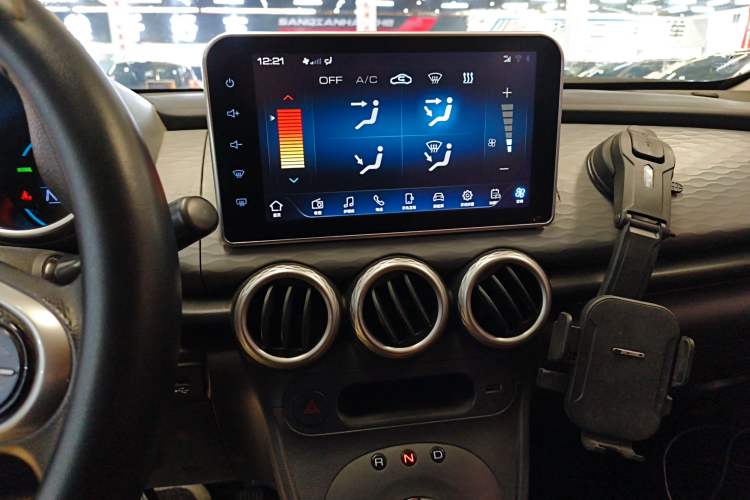 Used ORA Black Cat 2021 301 km Basic Version Audio And AC Panel