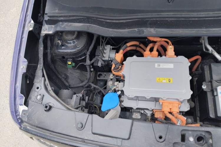 Used ORA Black Cat 2021 301 km Basic Version Engine Bay Right