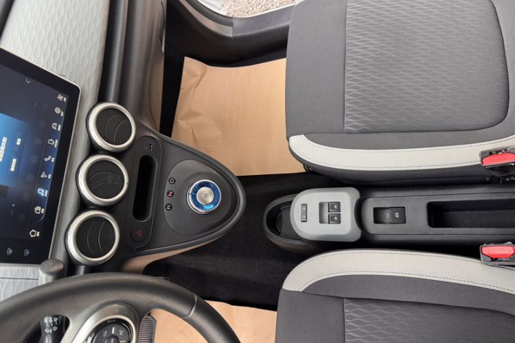 Used ORA Black Cat 2021 351 km Luxury Version Interior 1