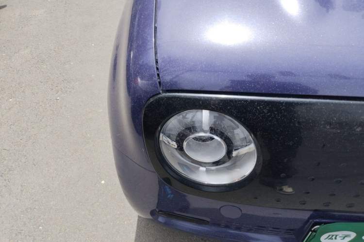 Used ORA Black Cat 2021 301 km Basic Version Right Front Headlight