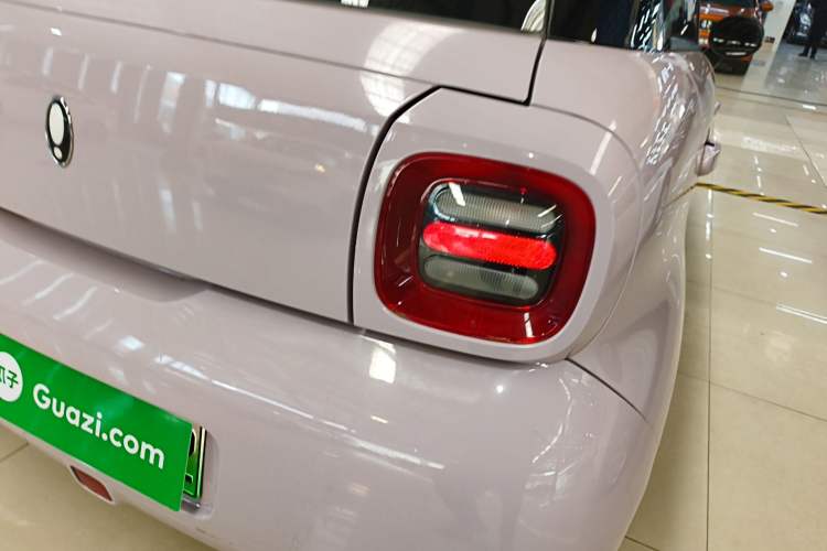 Used ORA Black Cat 2021 301 km Basic Version Right Rear Taillight