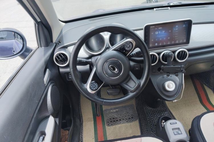 Used ORA Black Cat 2021 301 km Basic Version Steering Wheel