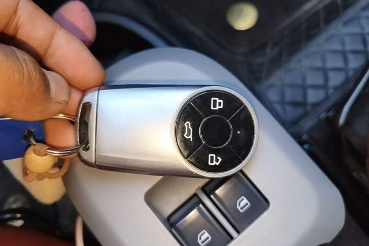 Used ORA Black Cat 2021 301km Cute Pet Edition Vehicle Key