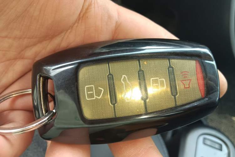 Used ORA Black Cat 2021 351 km Standard Version Vehicle Key