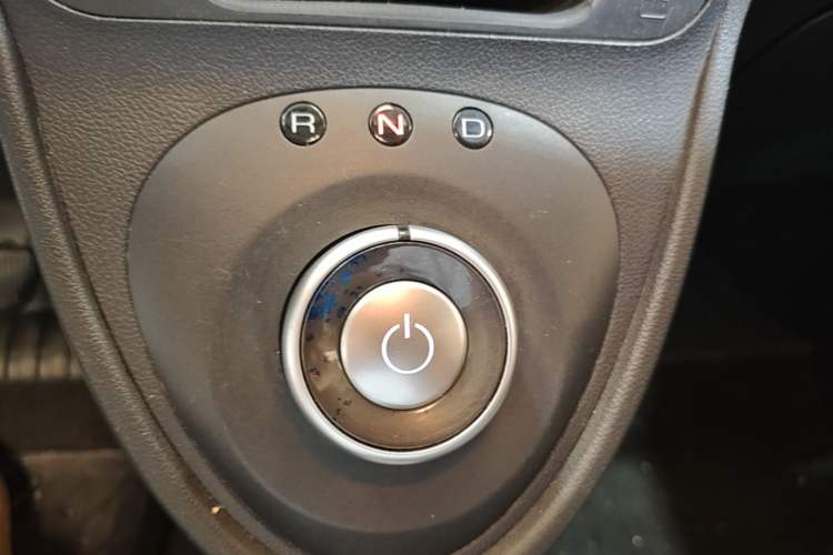 Used ORA Black Cat 2021 301 km Basic Version Gear Lever