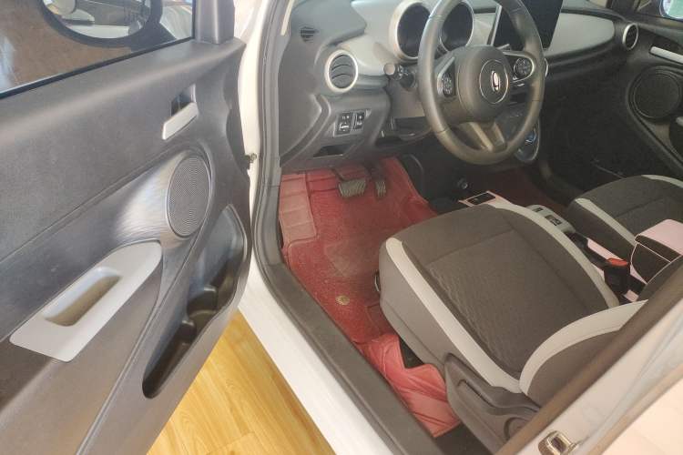 Used ORA Black Cat 2021 301km Cute Pet Edition Interior 2