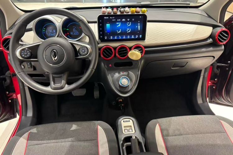 Used ORA Black Cat 2021 351 km Standard Version Interior 3