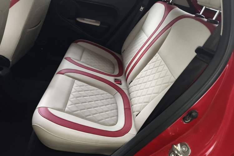 Used ORA Black Cat 2021 351 km Luxury Version Interior 4